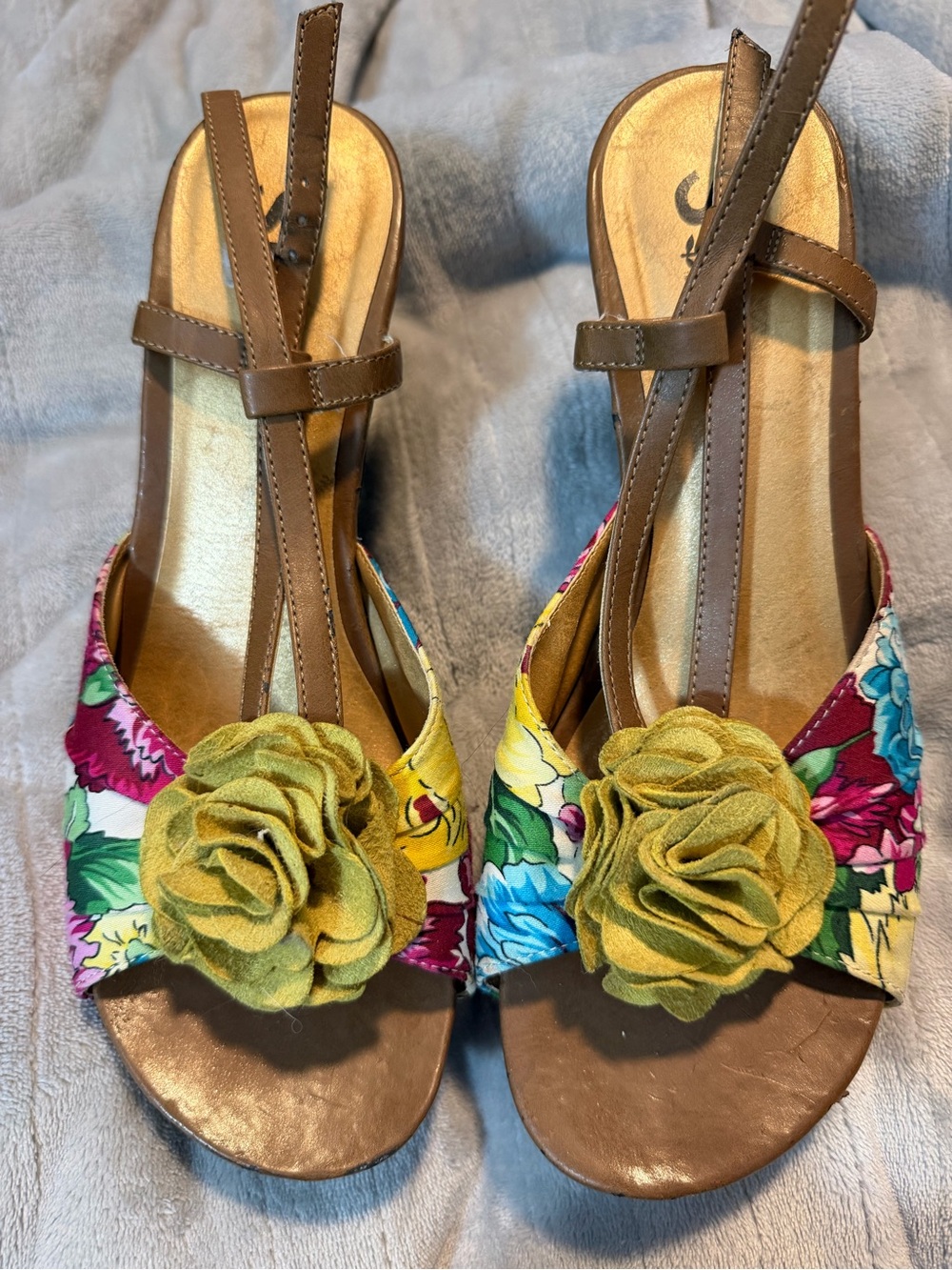 Vintage SO Floral Wedge Heels